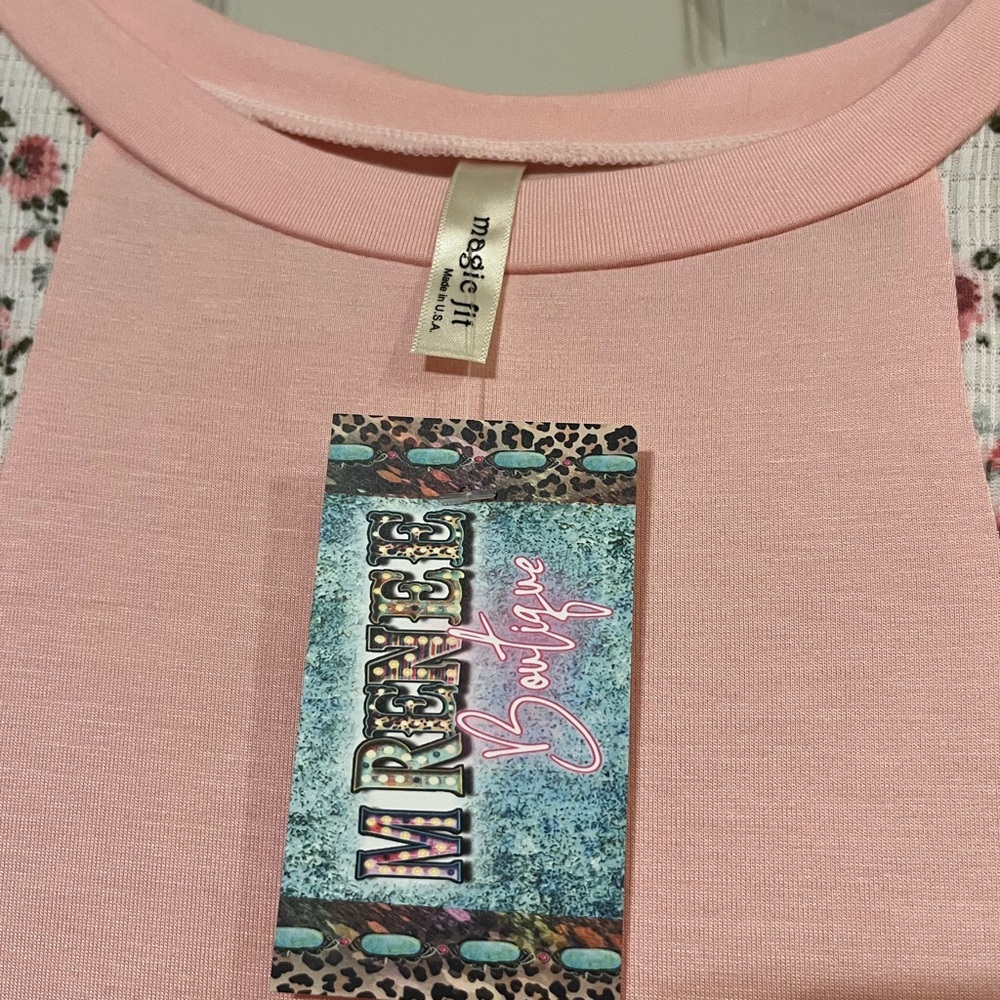 Women’s Magic Fit Pink and White Floral Top Large - Picture 2 of 4